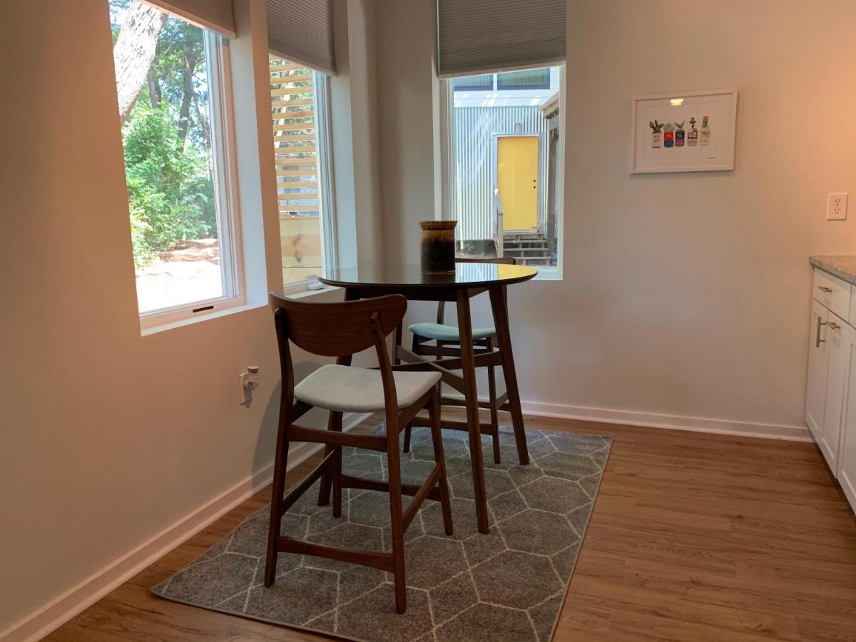 Normalbnb - 2 Blocks From Restaurants, Bars, Hospital Athens Buitenkant foto